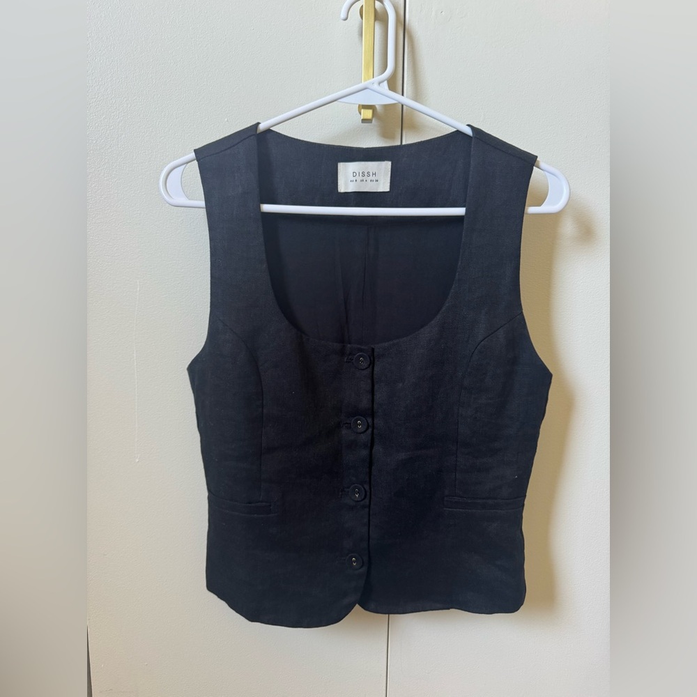 DISSH Oscar Scoop Neck Linen Vest